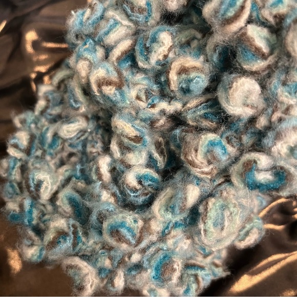 Y2K vintage nubby skinny scarf approximately 2” x 67” - Picture 4 of 5